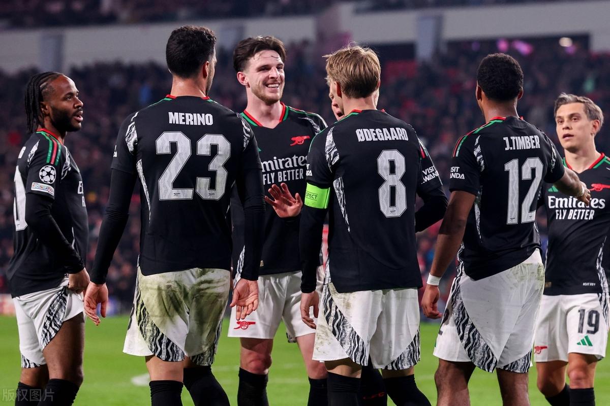 埃因霍温发布备战花絮；清晨刷新队史纪录；英超任务艰巨；高层口径保持一致