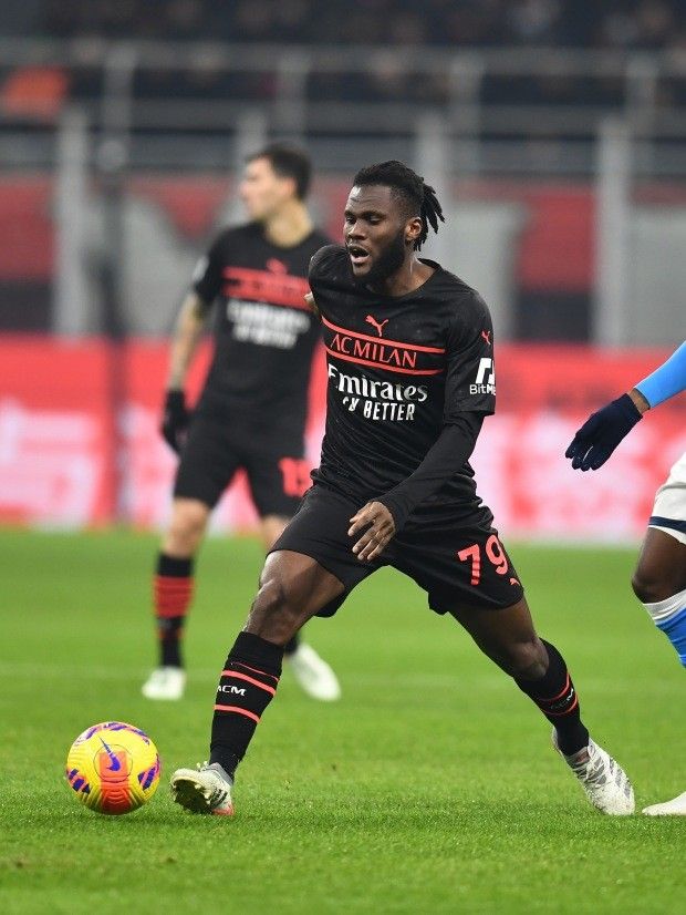 罗马迎英超关键赛，窗口期远射贴柱，媒体盛赞，轮换策略成焦点